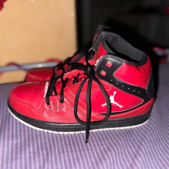 Jordan 1 Flight Gym Red Mens Size US 8 372704-601 Basketball Shoes - Picture 1 of 9